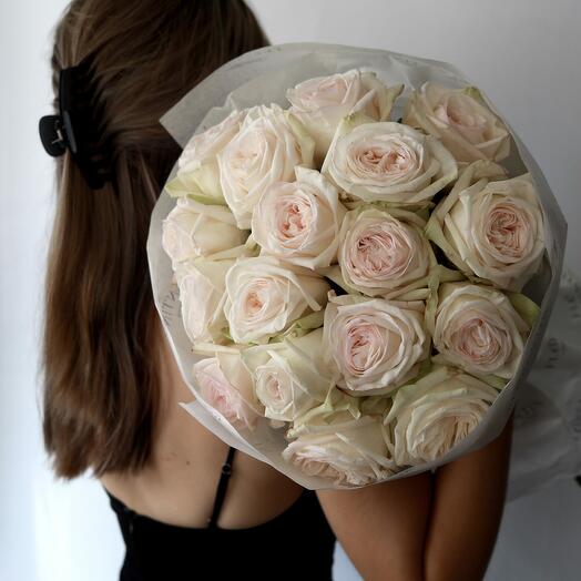 Buket od ekvadorskih ruza White Ohara (17 pcs.)