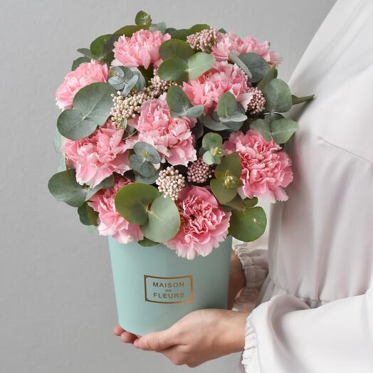 Цветы в коробке тиффани «Маршмеллоу» | Букет 56 Bottega dei Fiori