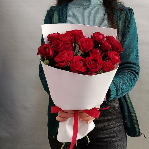 Ramo de rosas rojas