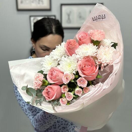 Bouquet with delicate pink roses