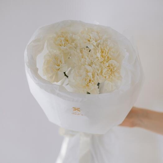 Моно-букет из 7 белых диантусов