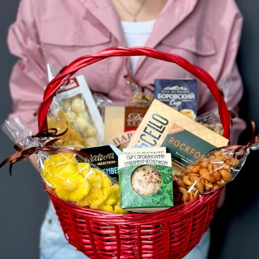 Cesta de varios tipos de queso con nueces y frutas secas "sommelier de Queso"