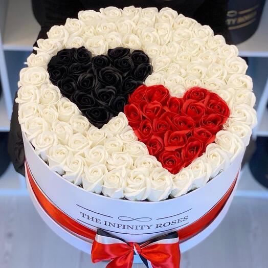 101 черная красная и белая Роза с коробке