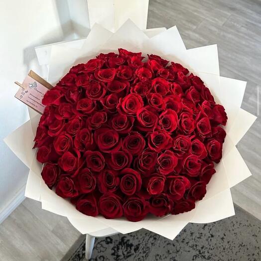 Bouquet of red roses 51
