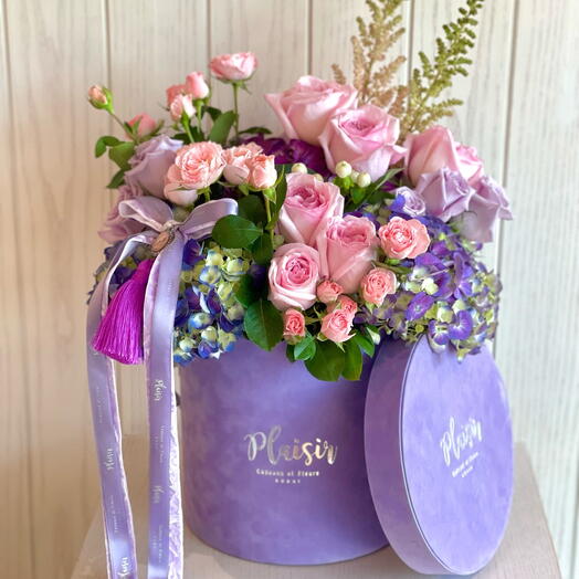 The Lilac Box of roses and hydrangeas