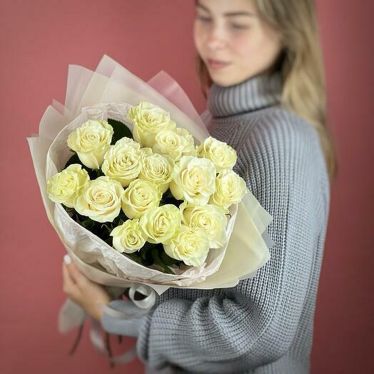 Classic Elegance: 15 Ohara White Roses