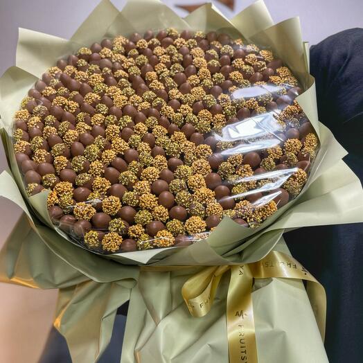 Клубничный букет