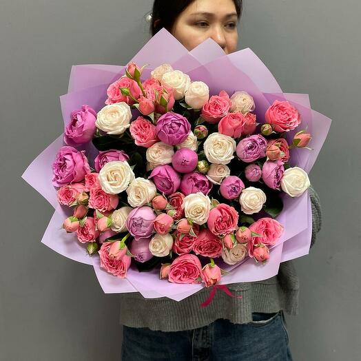 9 кустовых пионовидных роз Мадам, Мисс и Мисти Бабблз🍬