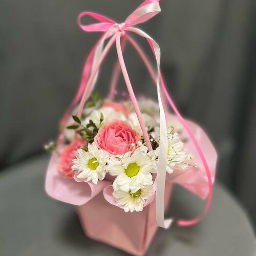 Цветы в коробке улыбка