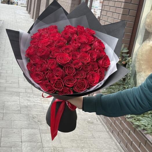 51 Роза в гламурной упаковке