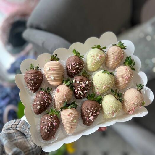 Клубника в шоколаде 15 ягод