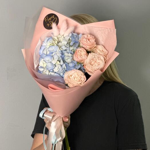 Cutie with peony-shaped roses, hydrangea, lagurus