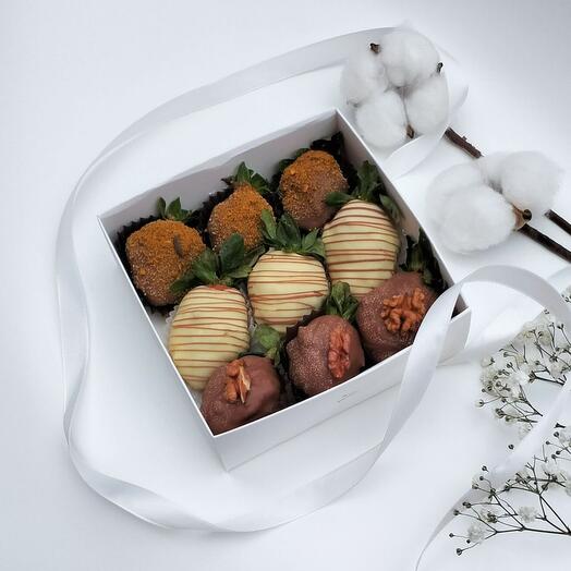 Клубника в шоколаде микс 9 шт
