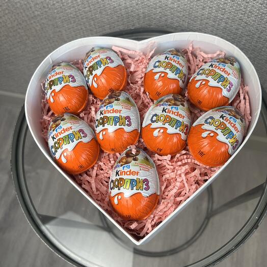 Коробка сердце с киндерами