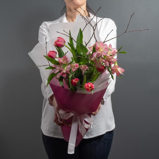 Bouquet of peony-shaped tulips and alstroemeria "Apple Orchard"