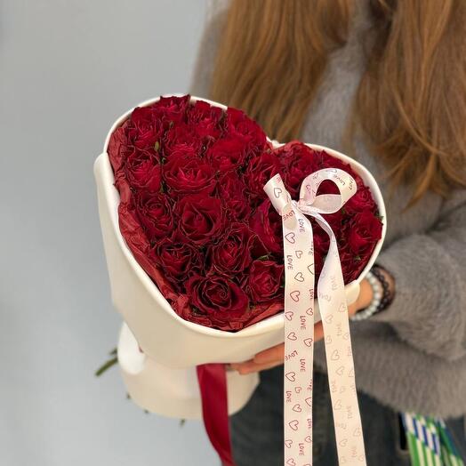 Букет из 25  красных Premium роз 074