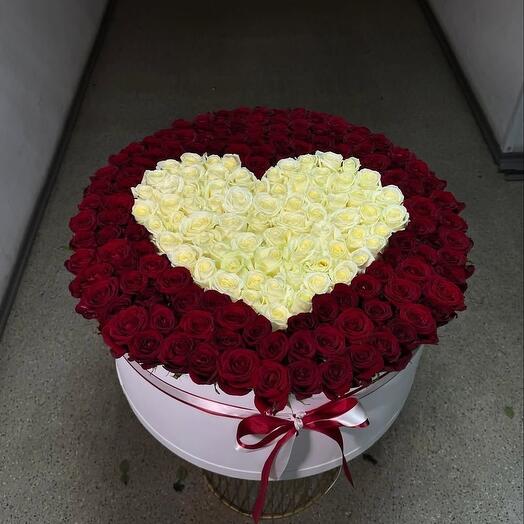 Сердце из роз в коробке