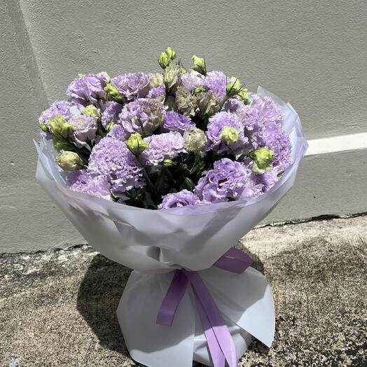 Bouquet of eustoma mono