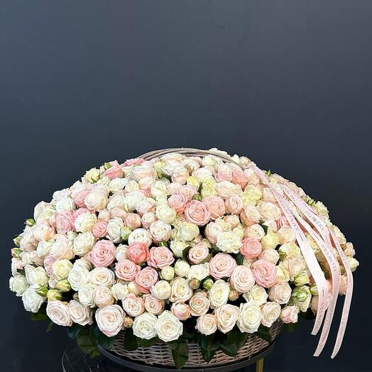 Корзина с Пионовидными Розами 351