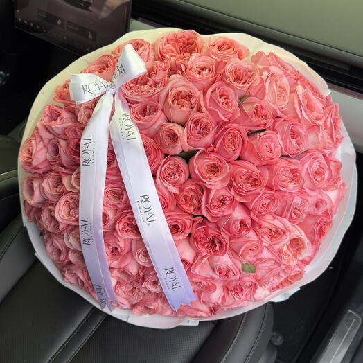 Объемный букет из 101 розы