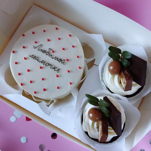 Набор бенто-торт и 2 капкейка "Любимой мамочке"