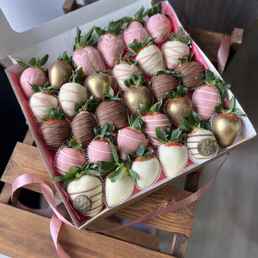 Клубника в шоколаде 30 ягод