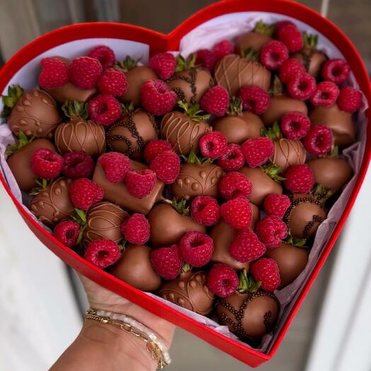 Клубника и банан в шоколаде «Sweet Berry Bliss»