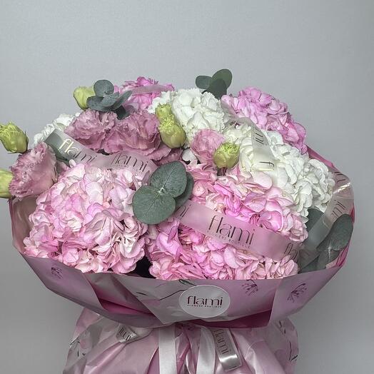 Гортензии и лизиантусы