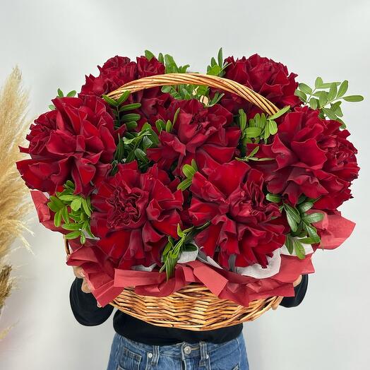 Ажурные розы в корзине