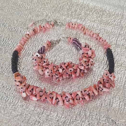 Колье из кораллов