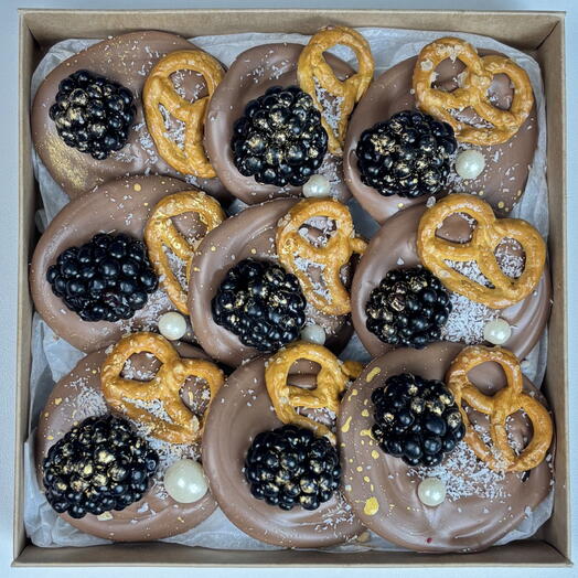 Шоколад ручной работы с ежевикой