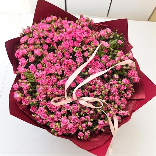 Букет из кустовых роз 65 шт. – Роскошная композиция в розовых тонах