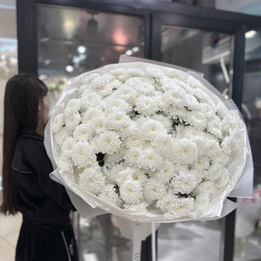 Стойкий букет хризантем кустовых 29 штук
