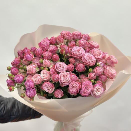 Кустовые розы 15  штук