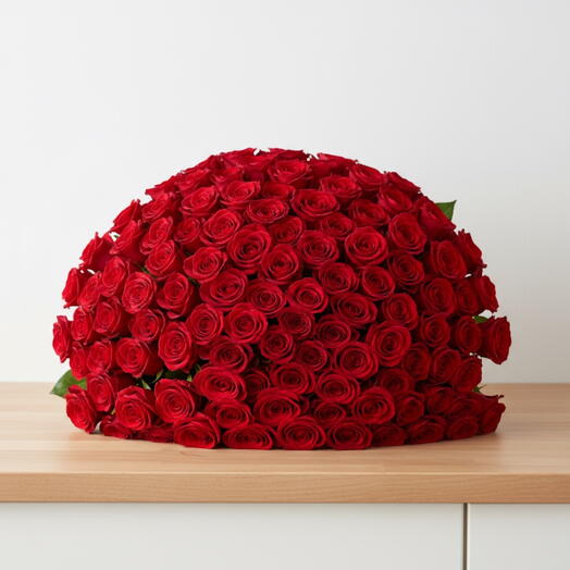 Composicion  rosa roja - 1001 ud. Dimensiones  Anchura - 300 cm Altura - 70 cm