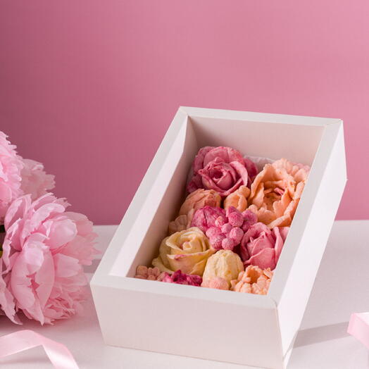 Цветы из зефира в коробочке открытке на праздник маме бабушке