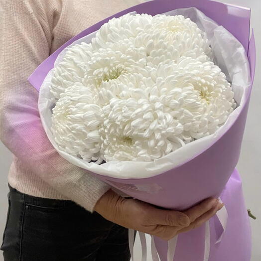 Букет из хризантем , с сиреневым акцентом