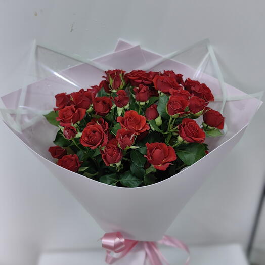 Букет из 7 красных кустовых роз