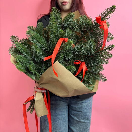 9400 | букет как из пинтерест, живой нобилис и атласные красные ленты в крафте