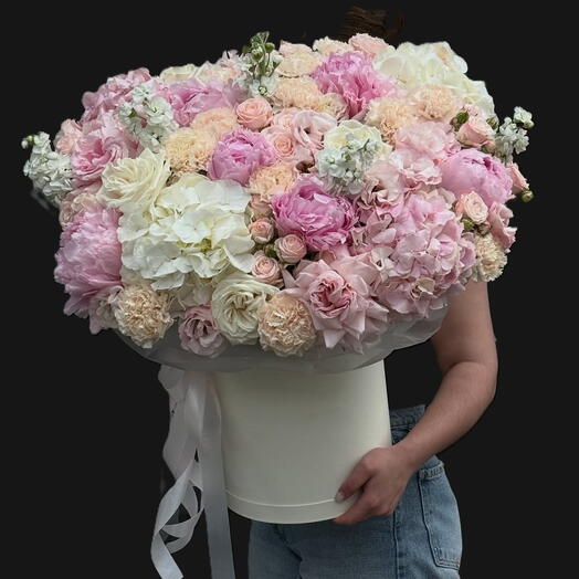 Коробка из нежных цветов