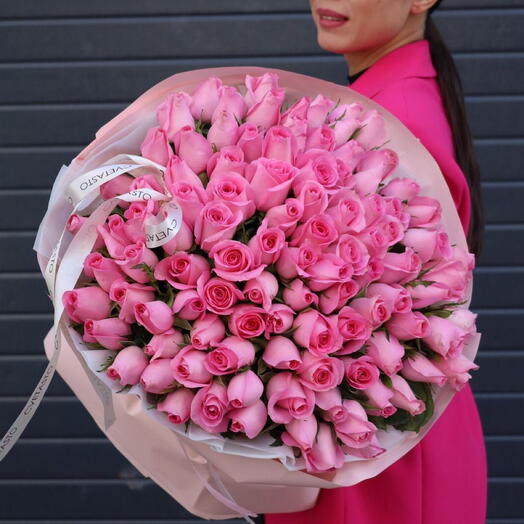 101 розовая кенийская роза