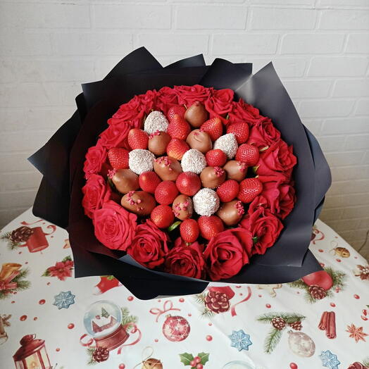 Клубника в шоколаде и красные розы 🌹 Ягодный букет 💐 Букет с клубникой в шоколаде 🍫 Дофаминовый букет
