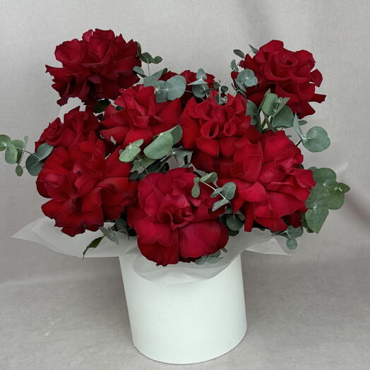 7 французских красных роз в шляпной коробке 💋🌺