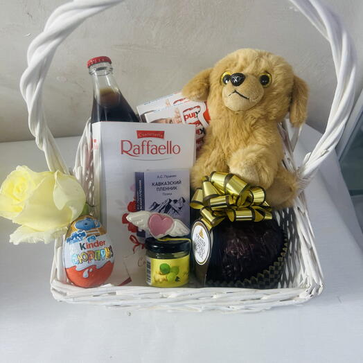 Корзина люблю с собакой и конфетами