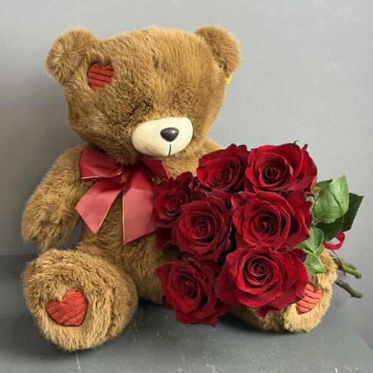 Люблю -Мишка плюшевый с сердечком и 7 красных роз 🌹