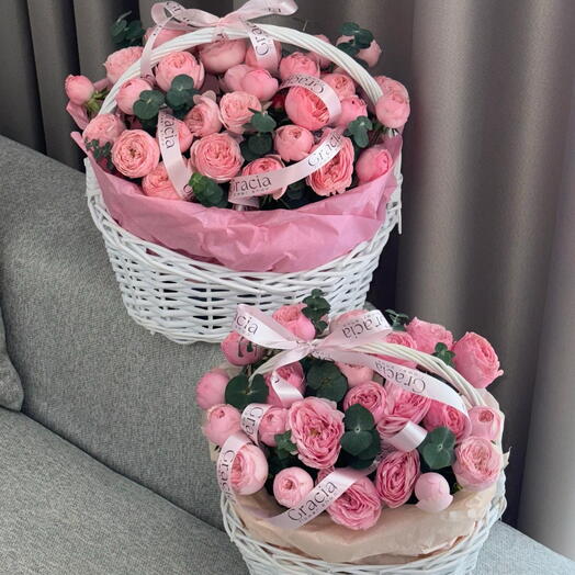 Корзины из пионовидные кустовой розы