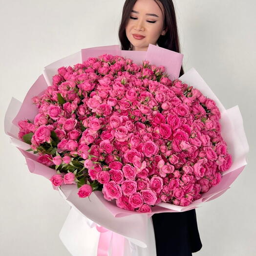 Премиальный букет из кустовых роз