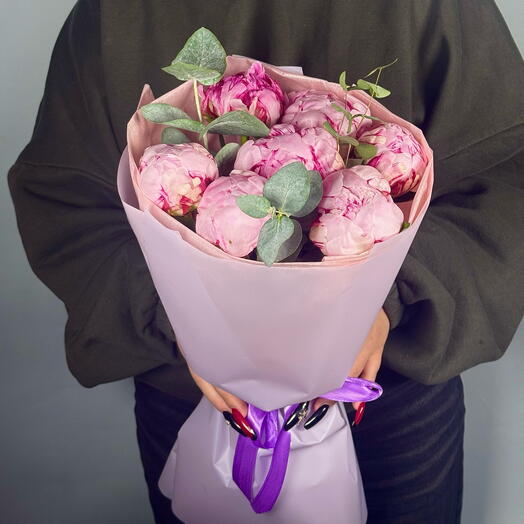 Моно букет из 7 пионов «Сара Бернард» на 8 марта