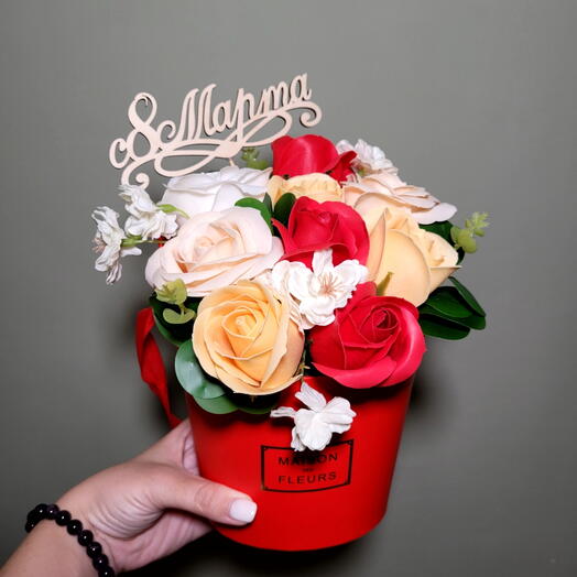 Композиция из мыльных цветов