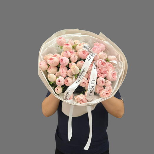 Пионовидная роскошь — 15 кустовых пионовидных роз